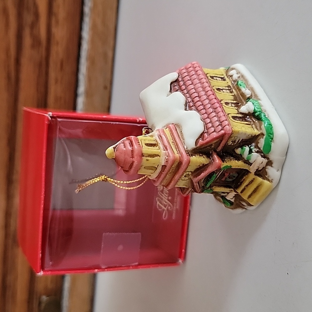 Vintage 1986 lefton Collectibles Porcelain House Church ornament